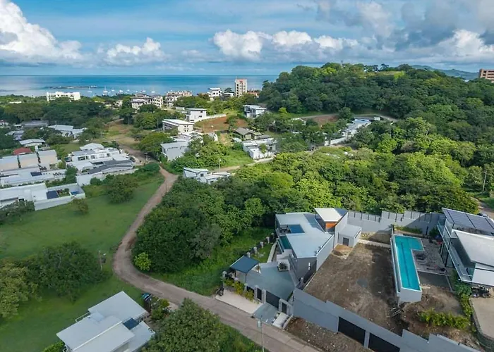 Mode Luxury 3-story House In Сasa de vacaciones
