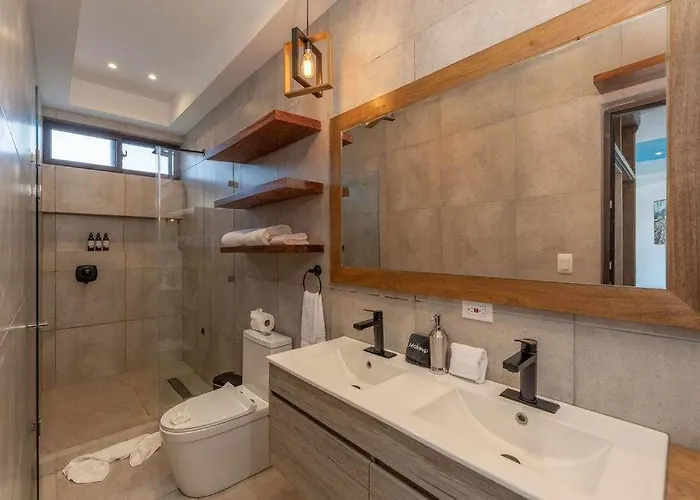 Сasa de vacaciones Mode Luxury 3-story House In *