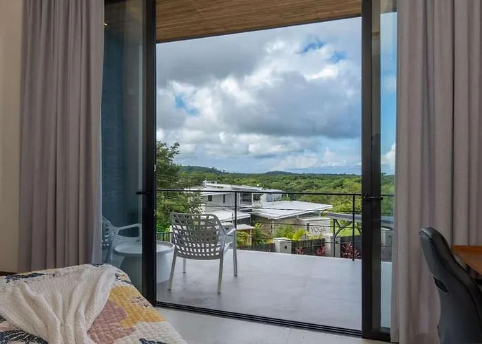 Mode Luxury 3-story House In Сasa de vacaciones