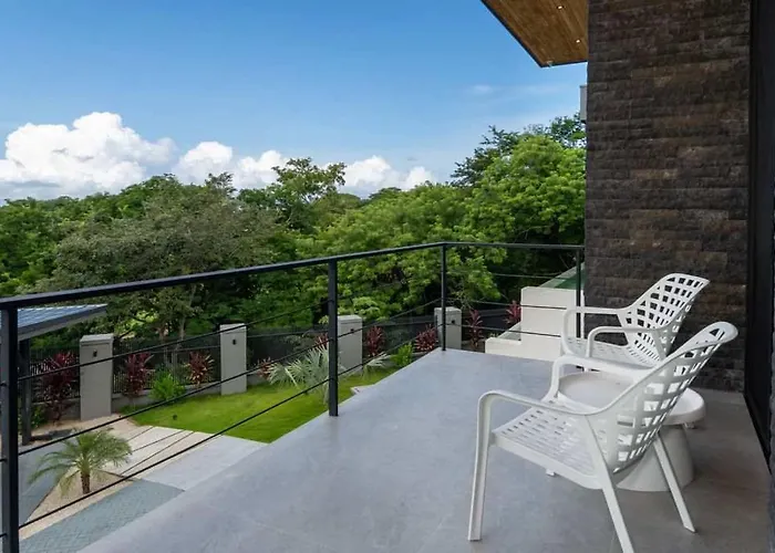 Mode Luxury 3-story House In *