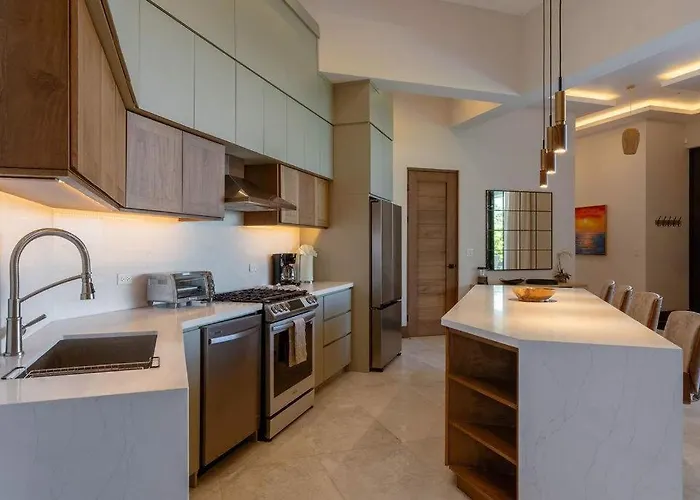 Сasa de vacaciones Mode Luxury 3-story House In *