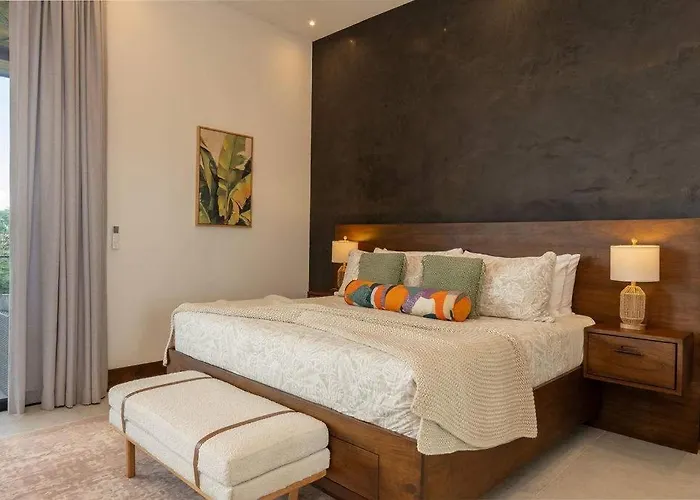 Сasa de vacaciones Mode Luxury 3-story House In *