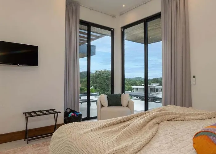 Mode Luxury 3-story House In *