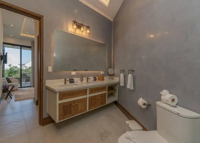 Сasa de vacaciones Mode Luxury 3-story House In Tamarindo